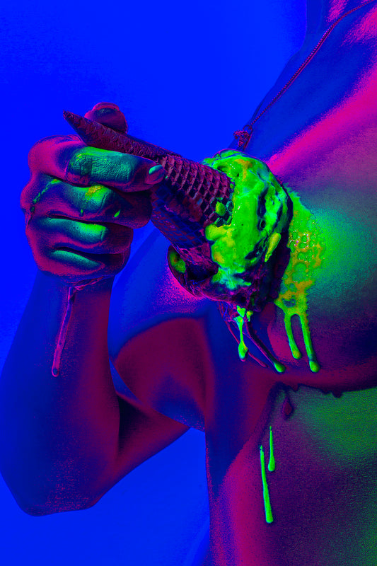 DECAY IN COLOR (BLEAU)